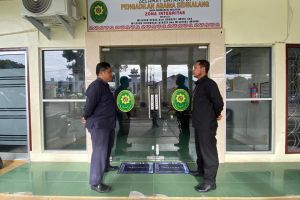 Kasub Perencanaan, TI dan Pelaporan (PTIP) Pengadilan Agama Sidikalang Bawakan Morning Briefing Petugas Keamanan